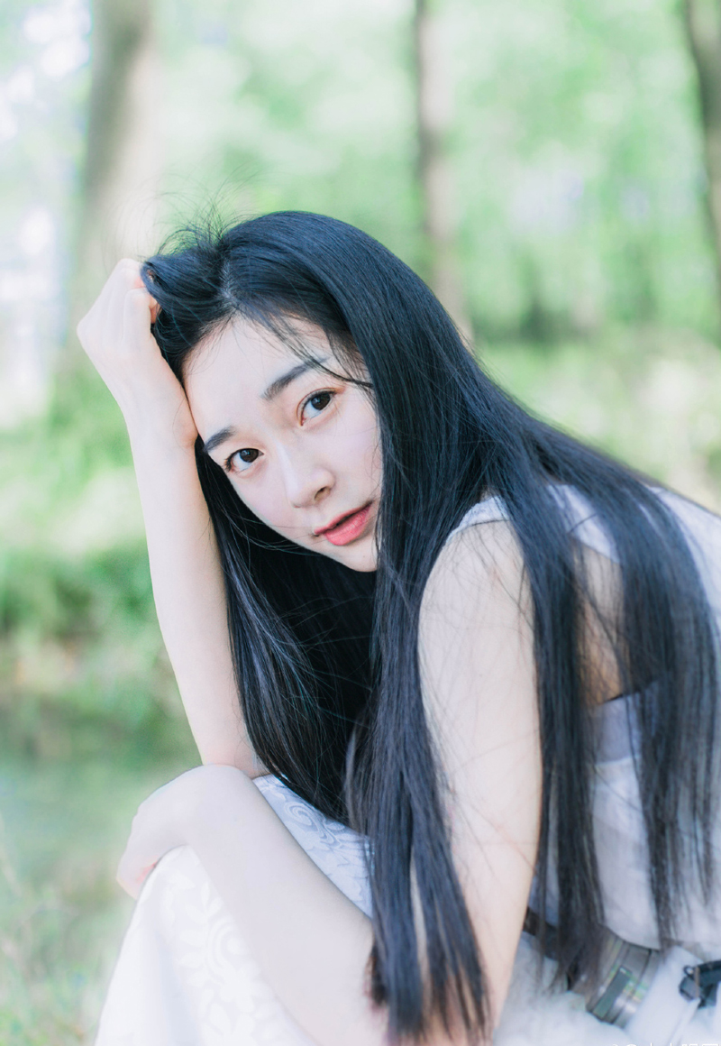 刘璝的声音，如同重锤一般敲击在所有人的心里，刘璝是什么人，在场将士多少有些了解，对刘璋可说是忠心耿耿，身上的那些纵横交错的伤疤，每一道，都是为刘家添的，但就这么一个人，如今却被刘璋逼反。